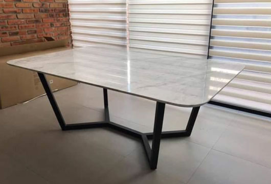 Mesas de Mármol y Piedra Natural